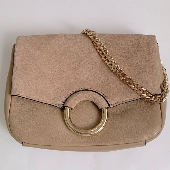 PRELOVED VINCE CAMUTO CROSSBODY GOLD CHAIN - Picture 3 of 8